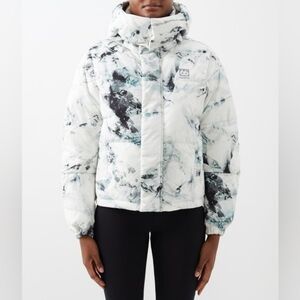 66 North Dyngja Mountain-print Hooded Down Ski Jacket size XL